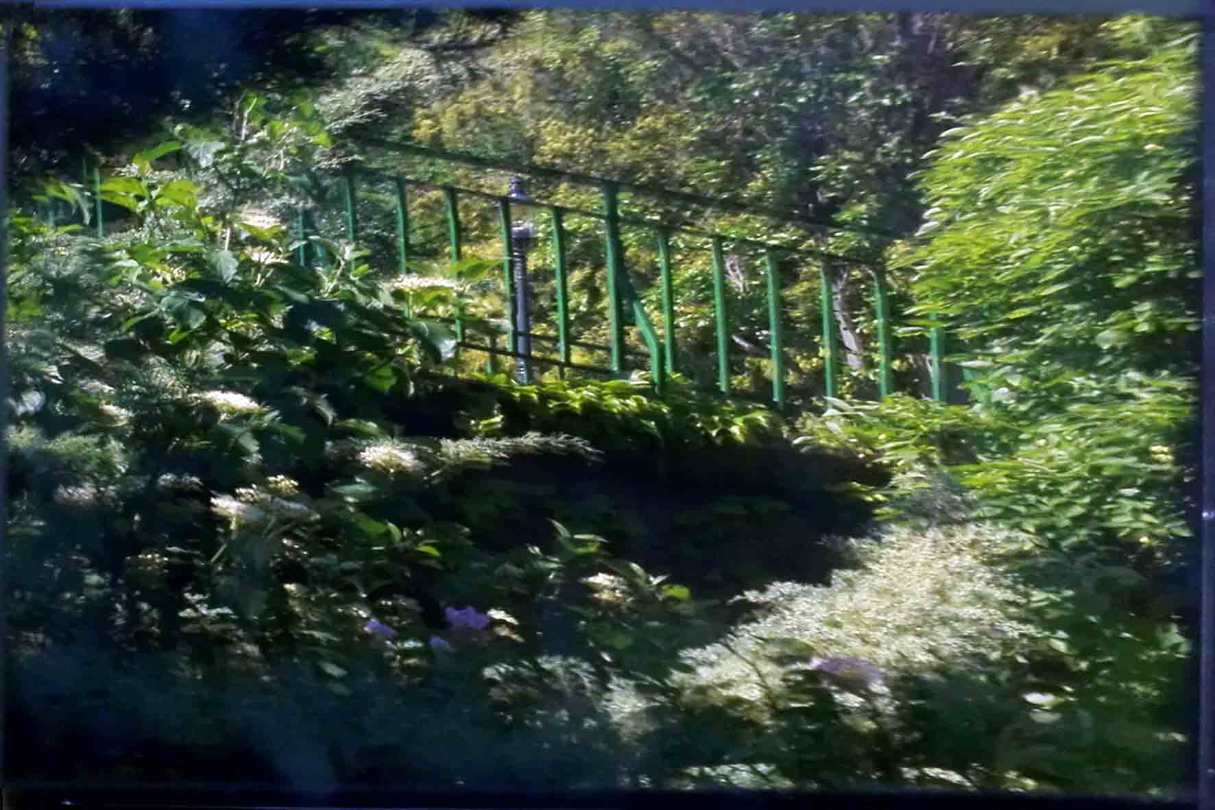 Stained Landscapes #4, Michaela Putz 2017. Photographies of landscapes mirroring on a smartphone screen.